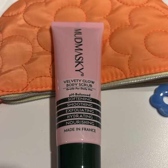 IPSY May Bag - Picture 6 of 6